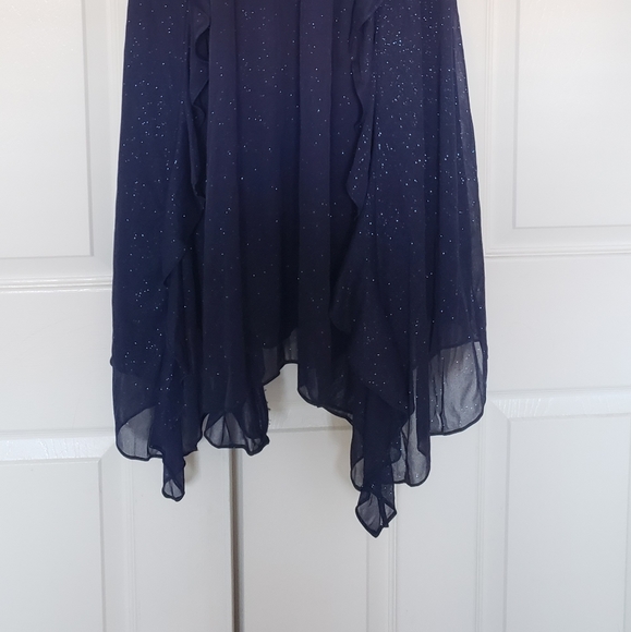 Blue dresses - Picture 6 of 6